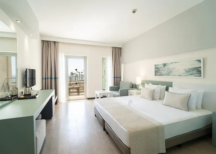 Arcanus Sorgun 5* Side